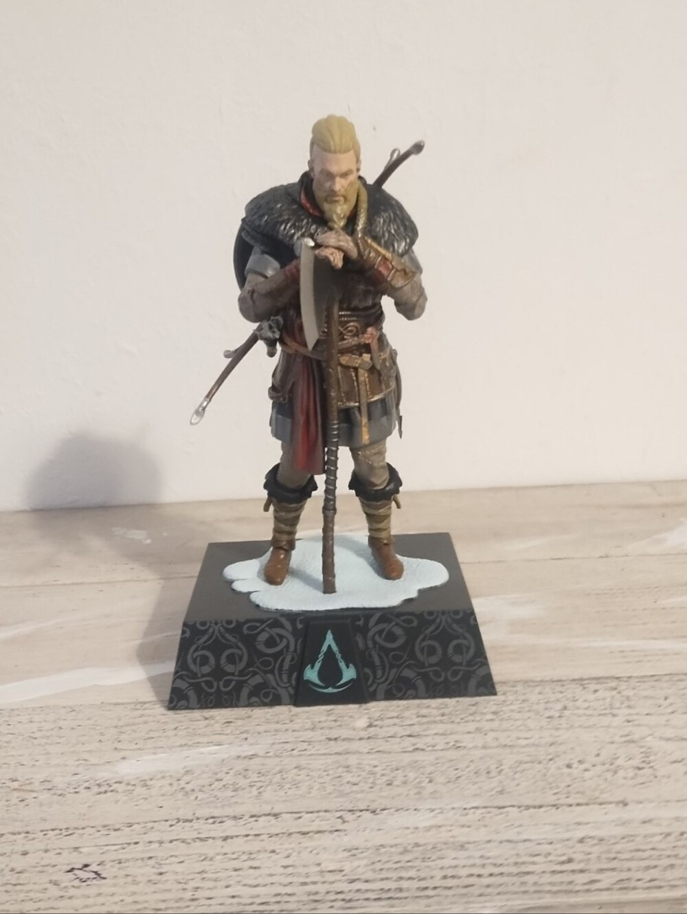 Assassin's toys Creed Valhalla Ragnarok Eivor Vinyl Figure Statue Culturefly